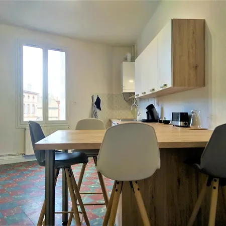 Апартаменты Chambre Privee Et Spacieuse Au Sein D'un Logement Partage - Central, Quartier Villebourbon - 3 Doubles - 2 Balcons - Places De Stationnements Gratuites - 5 Min A Pied Gare Et Hypercentre Монтобан