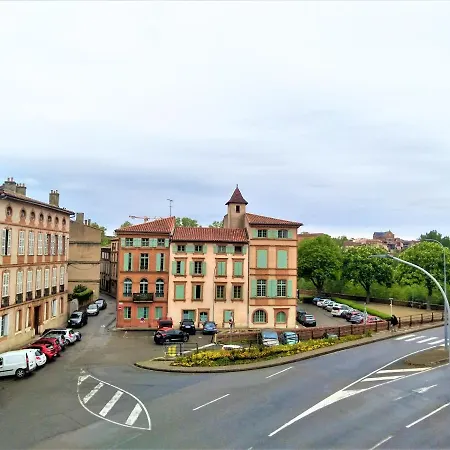 Chambre Privee Et Spacieuse Au Sein D'un Logement Partage - Central, Quartier Villebourbon - 3 Doubles - 2 Balcons - Places De Stationnements Gratuites - 5 Min A Pied Gare Et Hypercentre Apartment