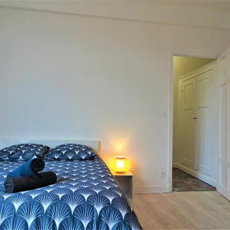 Chambre Privee Et Spacieuse Au Sein D'un Logement Partage - Central, Quartier Villebourbon - 3 Doubles - 2 Balcons - Places De Stationnements Gratuites - 5 Min A Pied Gare Et Hypercentre *