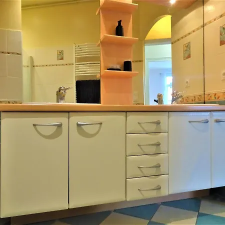 Apartment Chambre Privee Et Spacieuse Au Sein D'un Logement Partage - Central, Quartier Villebourbon - 3 Doubles - 2 Balcons - Places De Stationnements Gratuites - 5 Min A Pied Gare Et Hypercentre Montauban