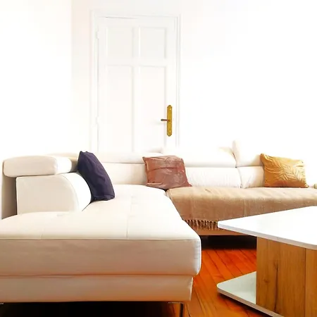 Chambre Privee Et Spacieuse Au Sein D'un Logement Partage - Central, Quartier Villebourbon - 3 Doubles - 2 Balcons - Places De Stationnements Gratuites - 5 Min A Pied Gare Et Hypercentre Apartment *