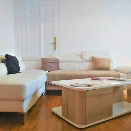 Chambre Privee Et Spacieuse Au Sein D'un Logement Partage - Central, Quartier Villebourbon - 3 Doubles - 2 Balcons - Places De Stationnements Gratuites - 5 Min A Pied Gare Et Hypercentre Apartment