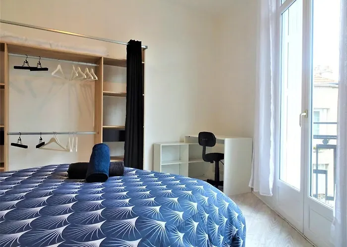 Chambre Privee Et Spacieuse Au Sein D'un Logement Partage - Central, Quartier Villebourbon - 3 Doubles - 2 Balcons - Places De Stationnements Gratuites - 5 Min A Pied Gare Et Hypercentre דירה