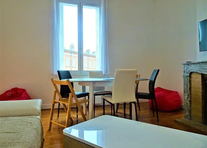 Chambre Privee Et Spacieuse Au Sein D'un Logement Partage - Central, Quartier Villebourbon - 3 Doubles - 2 Balcons - Places De Stationnements Gratuites - 5 Min A Pied Gare Et Hypercentre דירה *