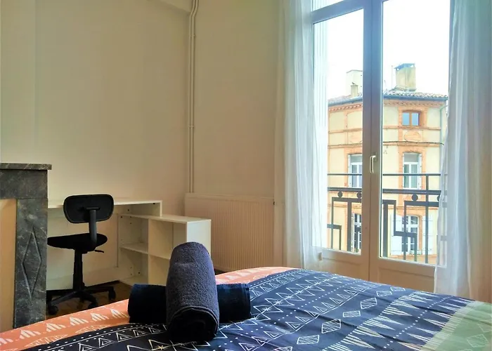 Chambre Privee Et Spacieuse Au Sein D'un Logement Partage - Central, Quartier Villebourbon - 3 Doubles - 2 Balcons - Places De Stationnements Gratuites - 5 Min A Pied Gare Et Hypercentre דירה מונטובן