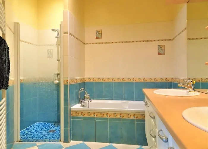 Chambre Privee Et Spacieuse Au Sein D'un Logement Partage - Central, Quartier Villebourbon - 3 Doubles - 2 Balcons - Places De Stationnements Gratuites - 5 Min A Pied Gare Et Hypercentre מונטובן